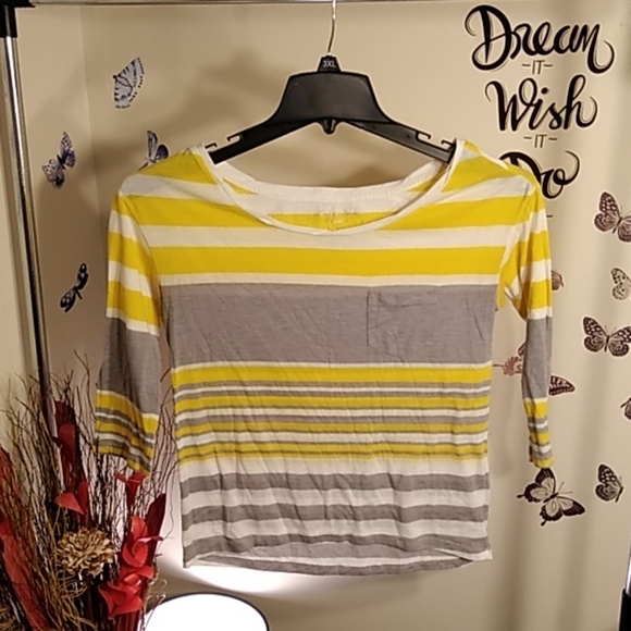 American Eagle Outfitters Tops - Women's American Eagle Outfitters Shirt